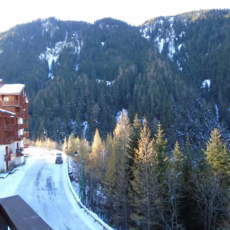 6 Pers A Valfrejus, Pres Des Pistes, Avec Balcon, Parking Gratuit Et Equipements Bebe - Fr-1-561-104