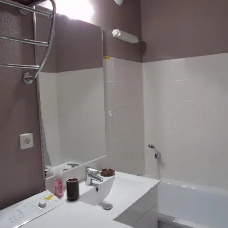 Lejlighed 6 Pers A Valfrejus, Pres Des Pistes, Avec Balcon, Parking Gratuit Et Equipements Bebe - Fr-1-561-104 *