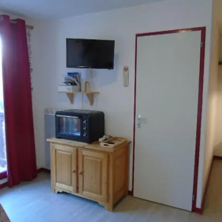 6 Pers A Valfrejus, Pres Des Pistes, Avec Balcon, Parking Gratuit Et Equipements Bebe - Fr-1-561-104 *